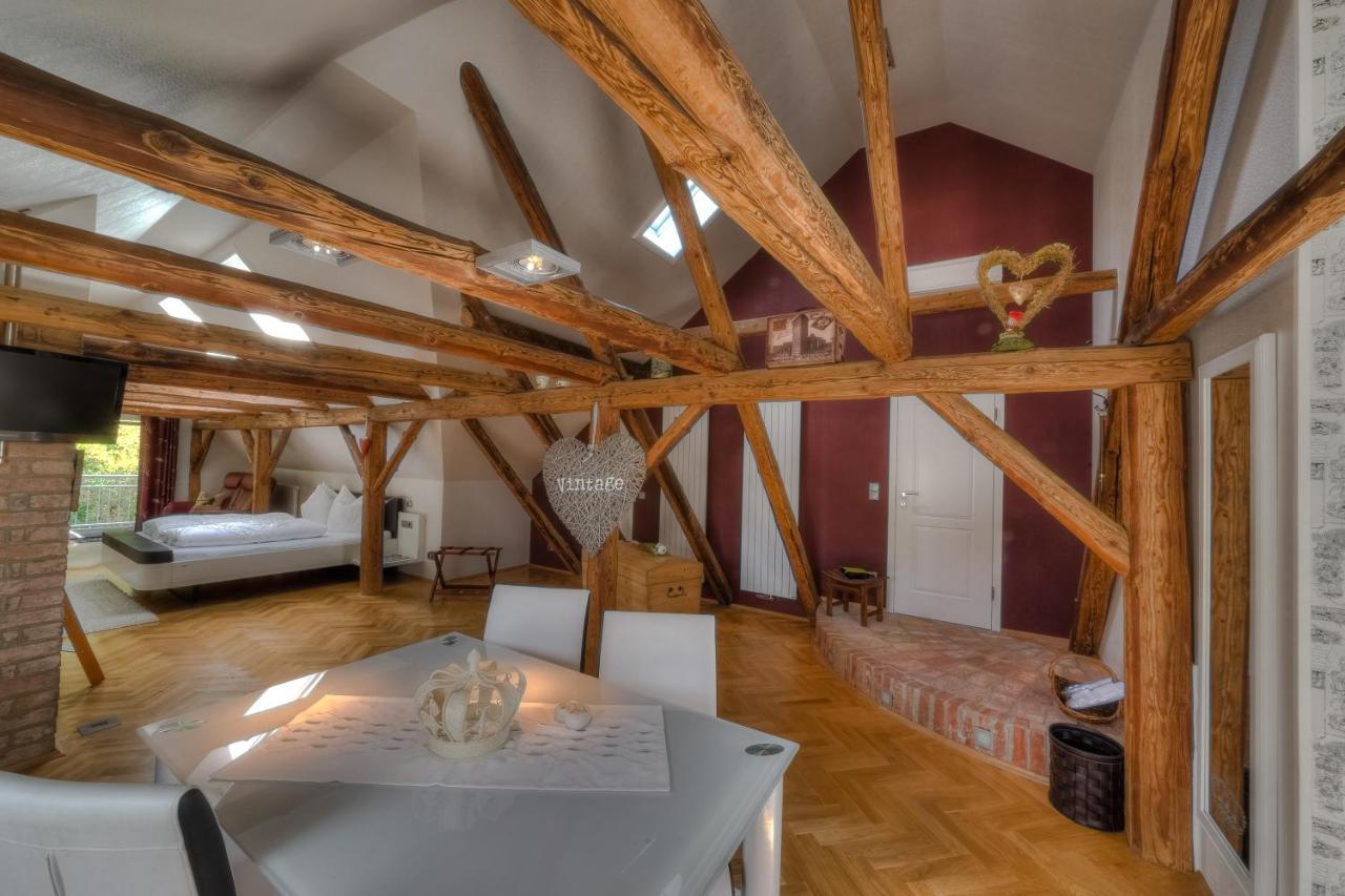 Hotel - Pension & Gaststaette "Alter Koenig" Hettstedt エクステリア 写真