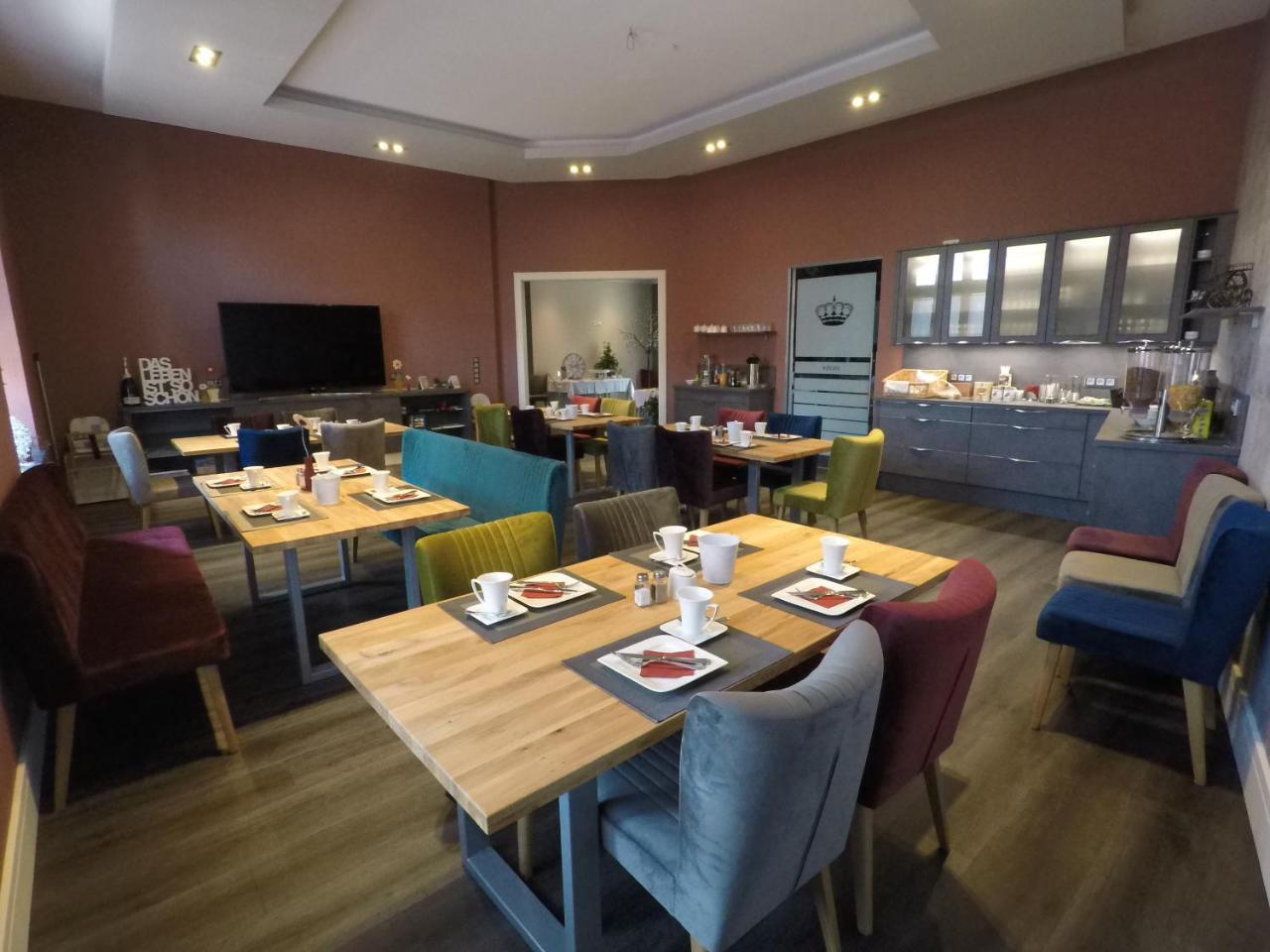 Hotel - Pension & Gaststaette "Alter Koenig" Hettstedt エクステリア 写真