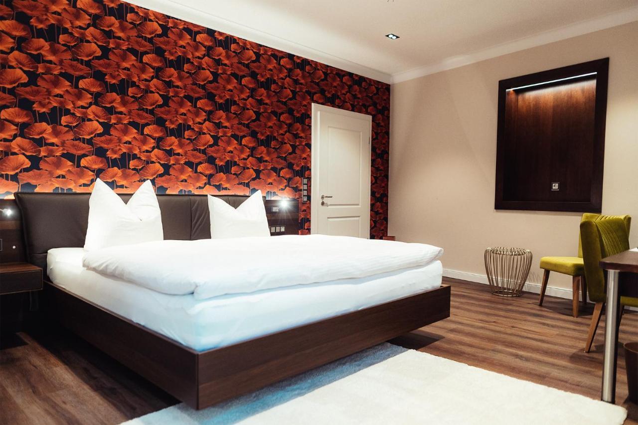 Hotel - Pension & Gaststaette "Alter Koenig" Hettstedt エクステリア 写真