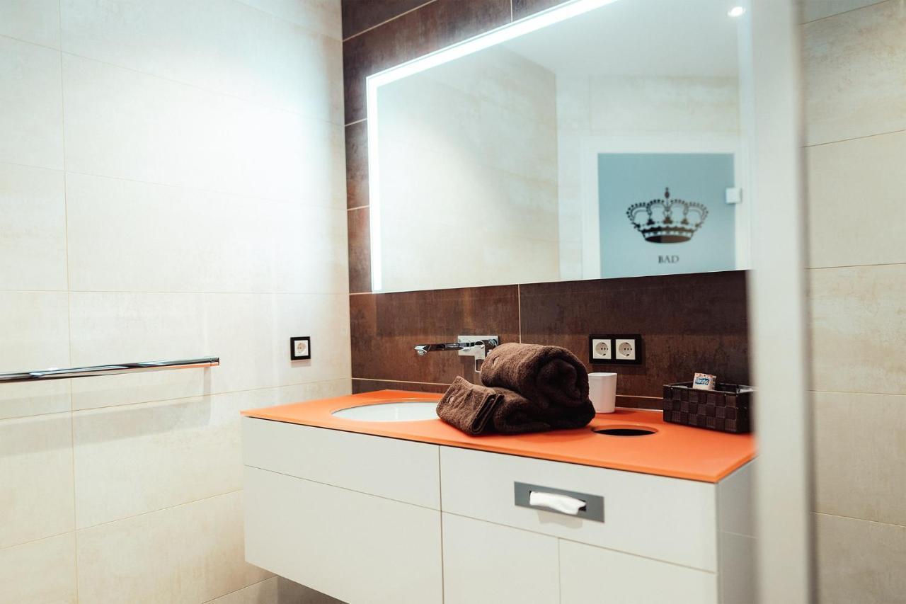Hotel - Pension & Gaststaette "Alter Koenig" Hettstedt エクステリア 写真