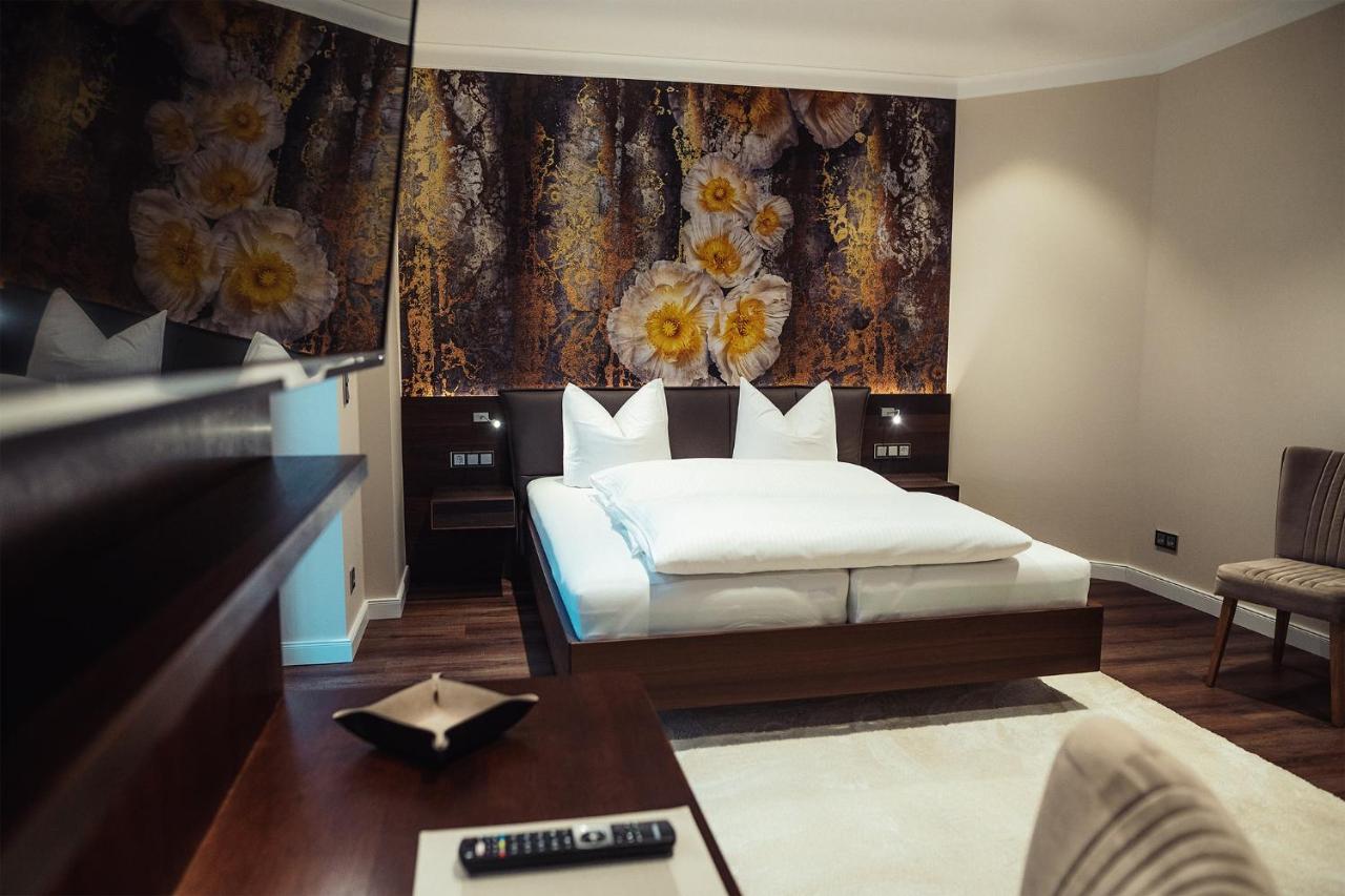 Hotel - Pension & Gaststaette "Alter Koenig" Hettstedt エクステリア 写真